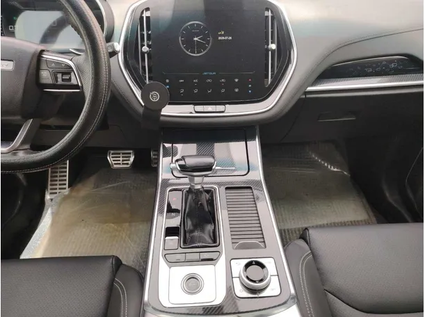 Car image 18