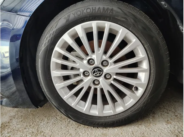 Car image 10