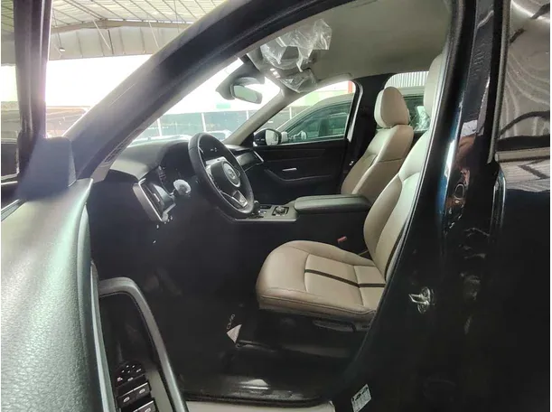 Car image 14