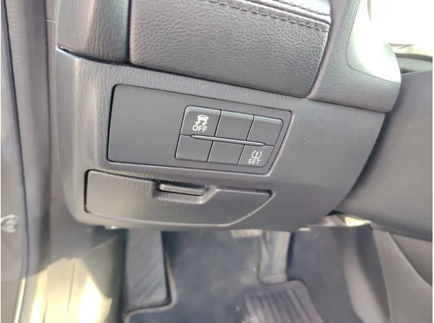 Car image 34