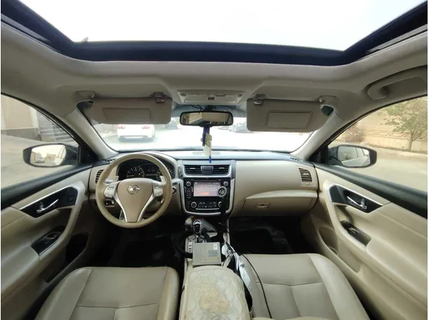 Car image 17