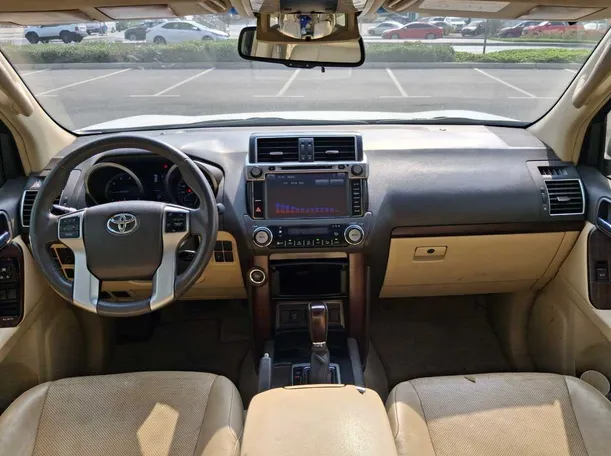 Car image 17