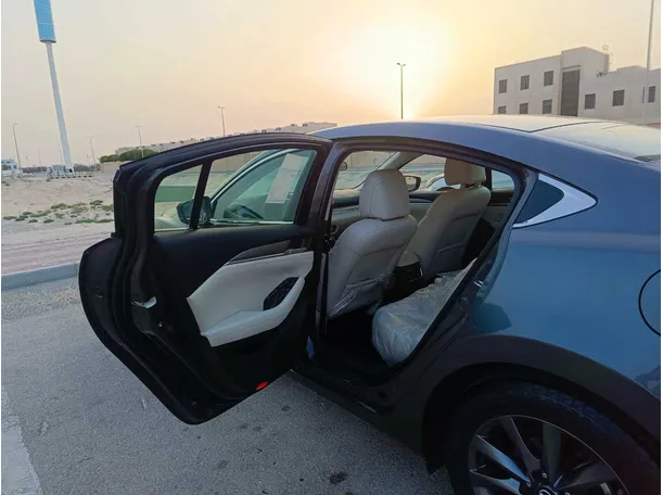 Car image 21