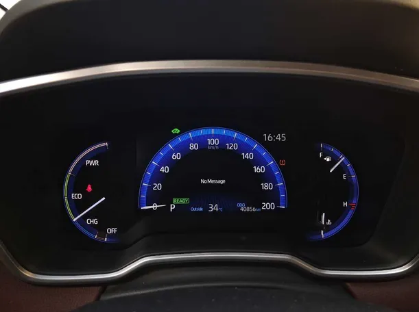 Car image 18