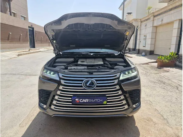 Car image 25