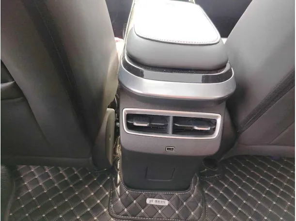 Car image 36