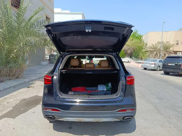 Car image 26