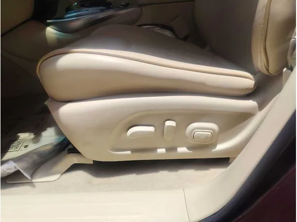 Car image 28