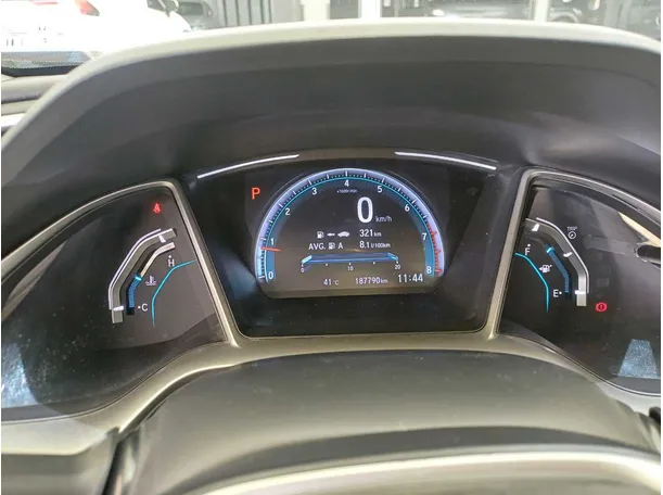 Car image 19
