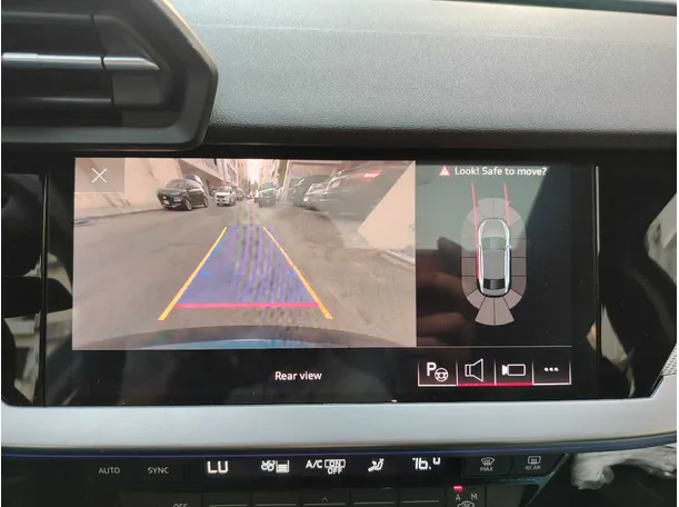 Car image 23