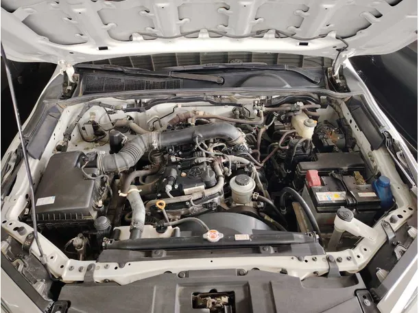 Car image 32