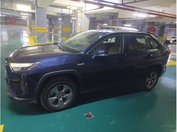 Car image 8