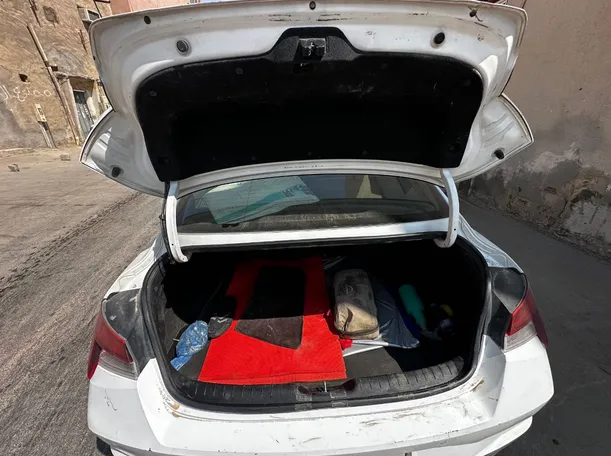 Car image 21