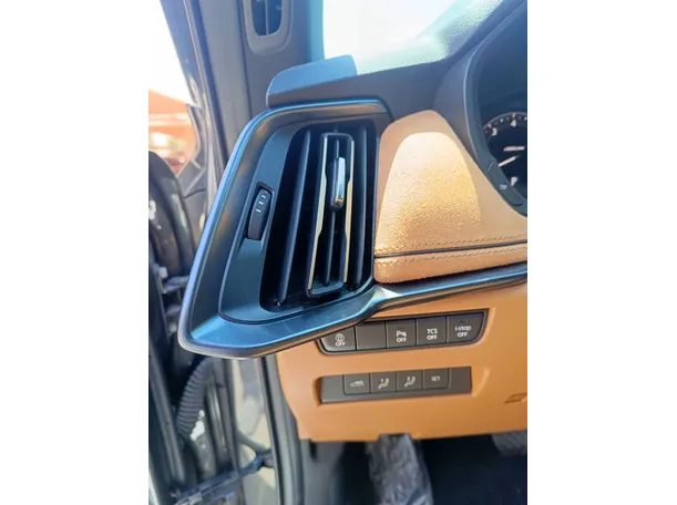 Car image 39