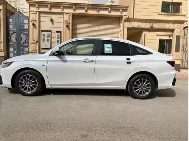 Car image 8