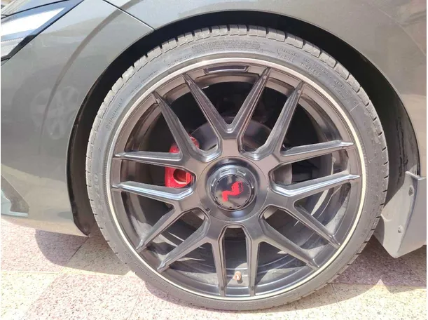 Car image 10