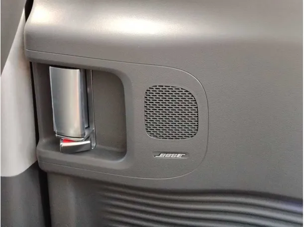 Car image 28
