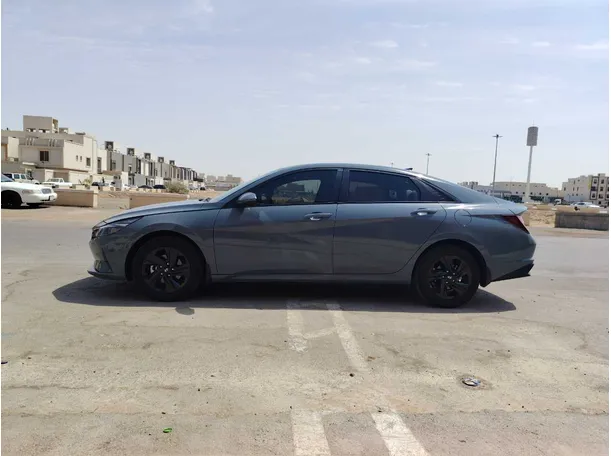 Car image 8