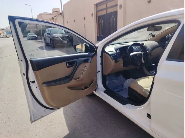 Car image 10