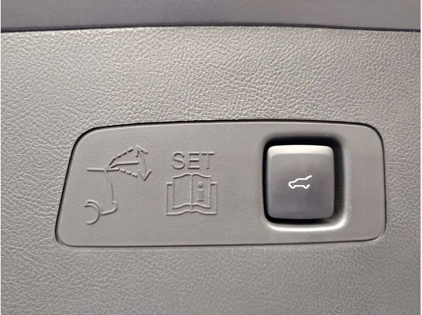 Car image 38