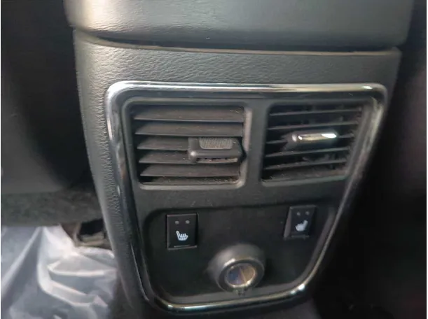 Car image 35