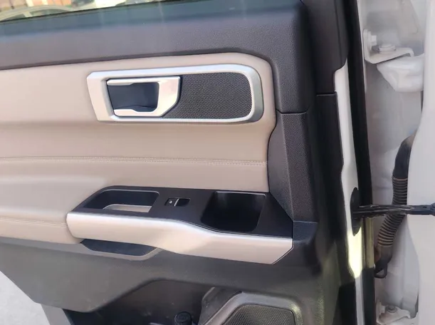 Car image 29