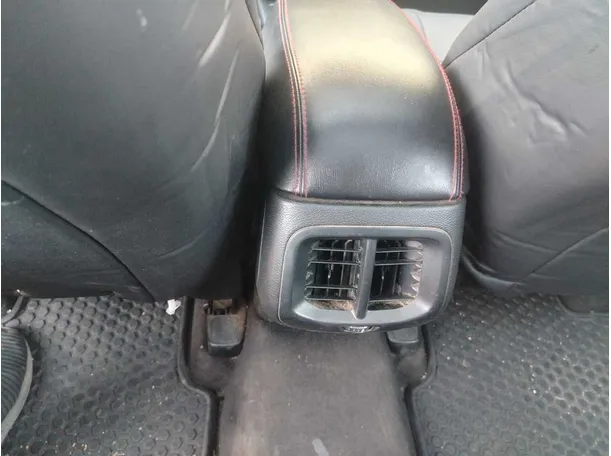 Car image 33