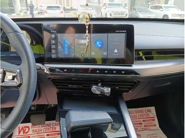 Car image 16