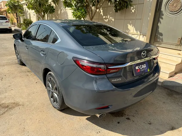 Car image 6