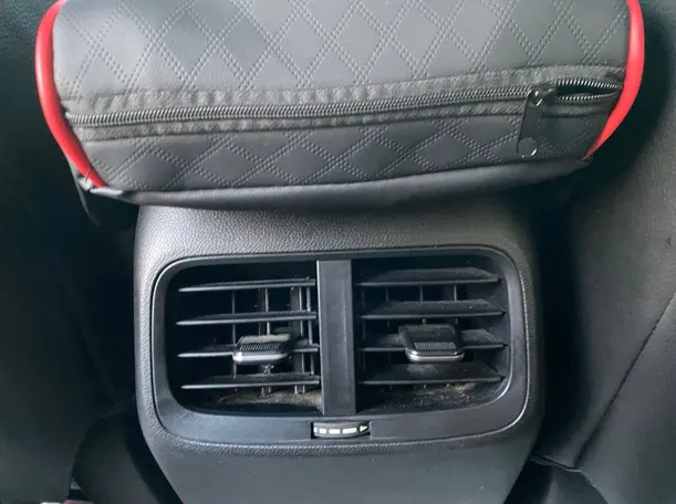 Car image 24