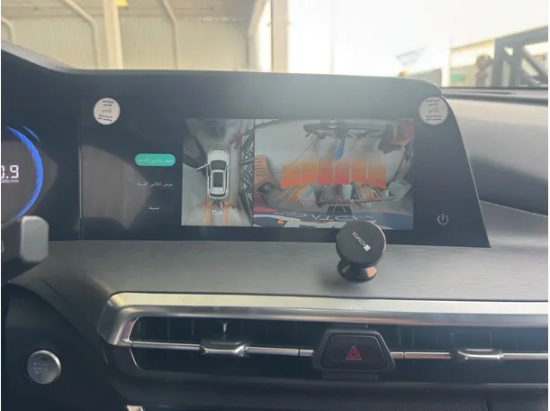 Car image 16