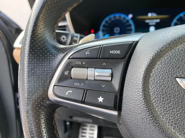 Car image 22