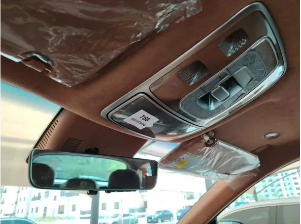 Car image 30