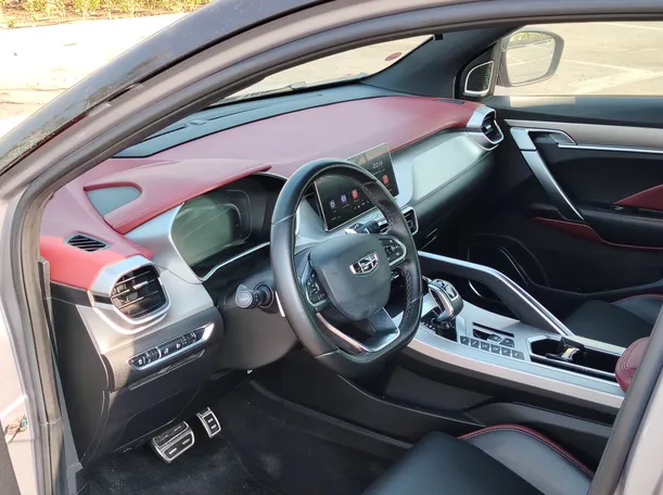 Car image 12