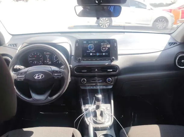Car image 16