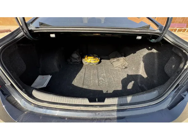 Car image 24
