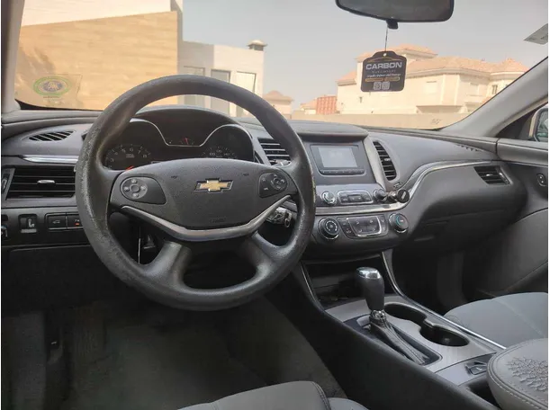 Car image 26