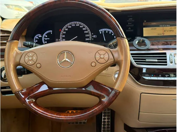 Car image 29