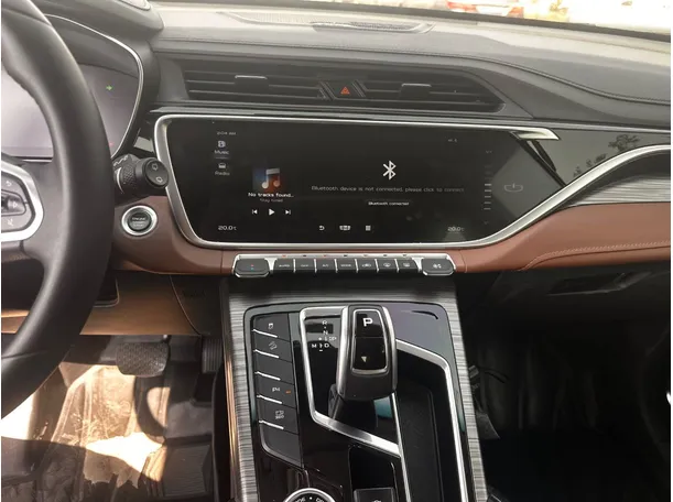 Car image 18