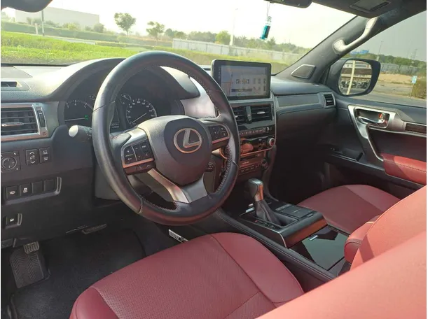 Car image 11