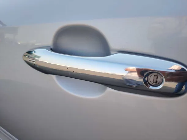Car image 28
