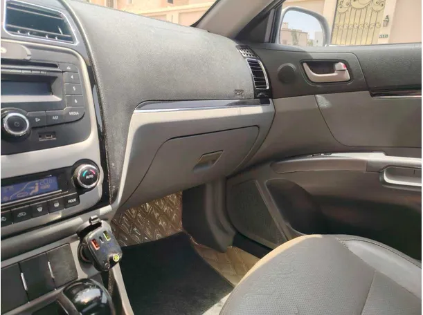 Car image 32