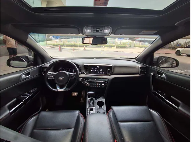 Car image 14