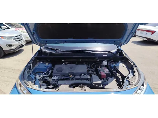 Car image 30