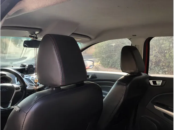 Car image 15
