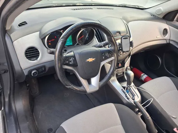 Car image 11