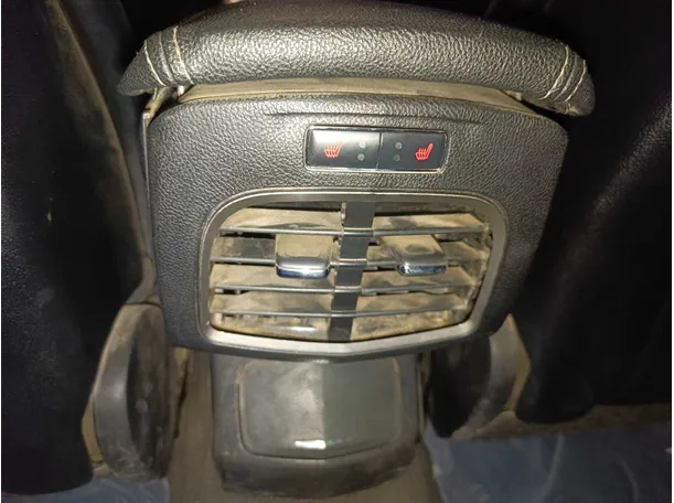 Car image 28