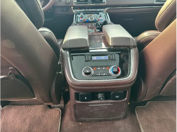 Car image 32