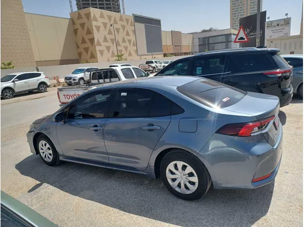 Car image 8