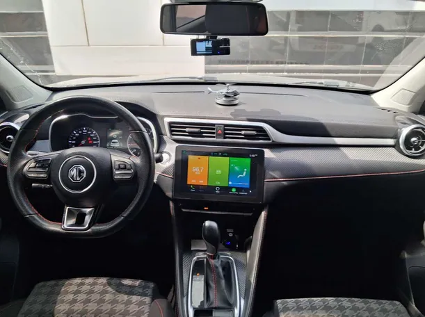 Car image 15